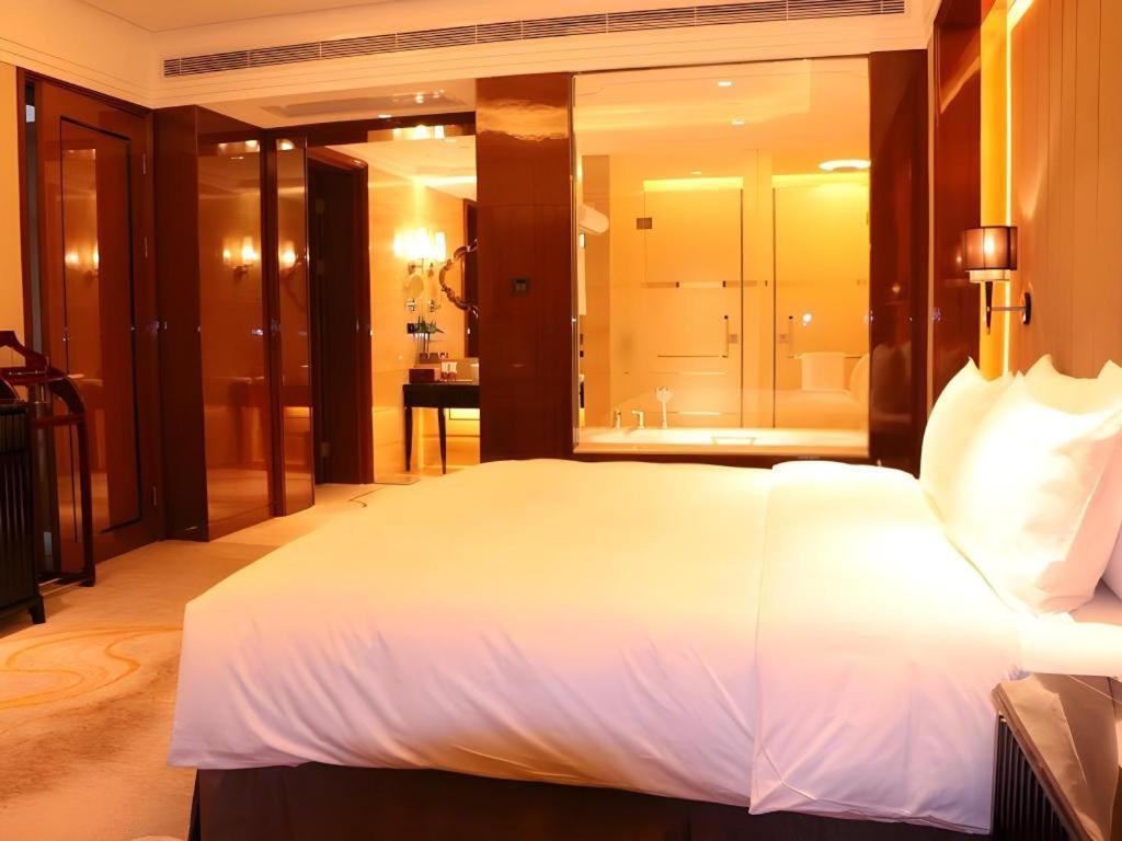 Отель Wyndham Grand Plaza Royale Xianglin Shaoyang Экстерьер фото