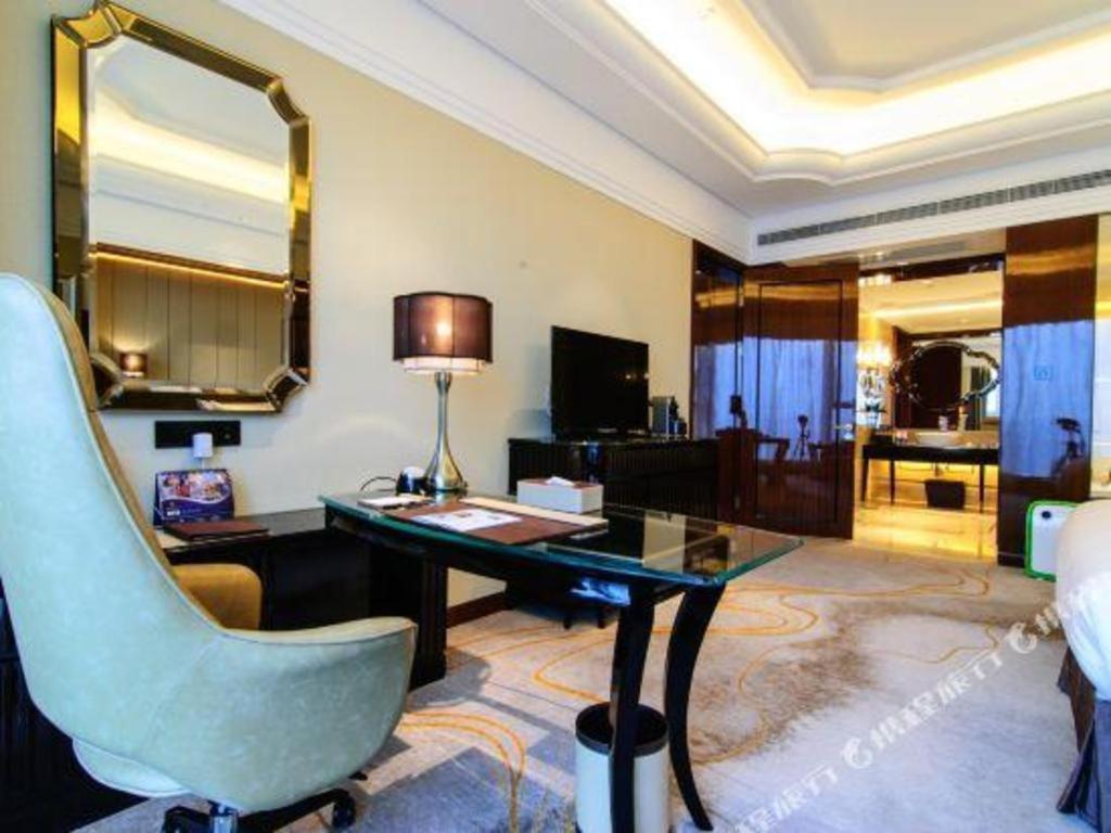Отель Wyndham Grand Plaza Royale Xianglin Shaoyang Экстерьер фото