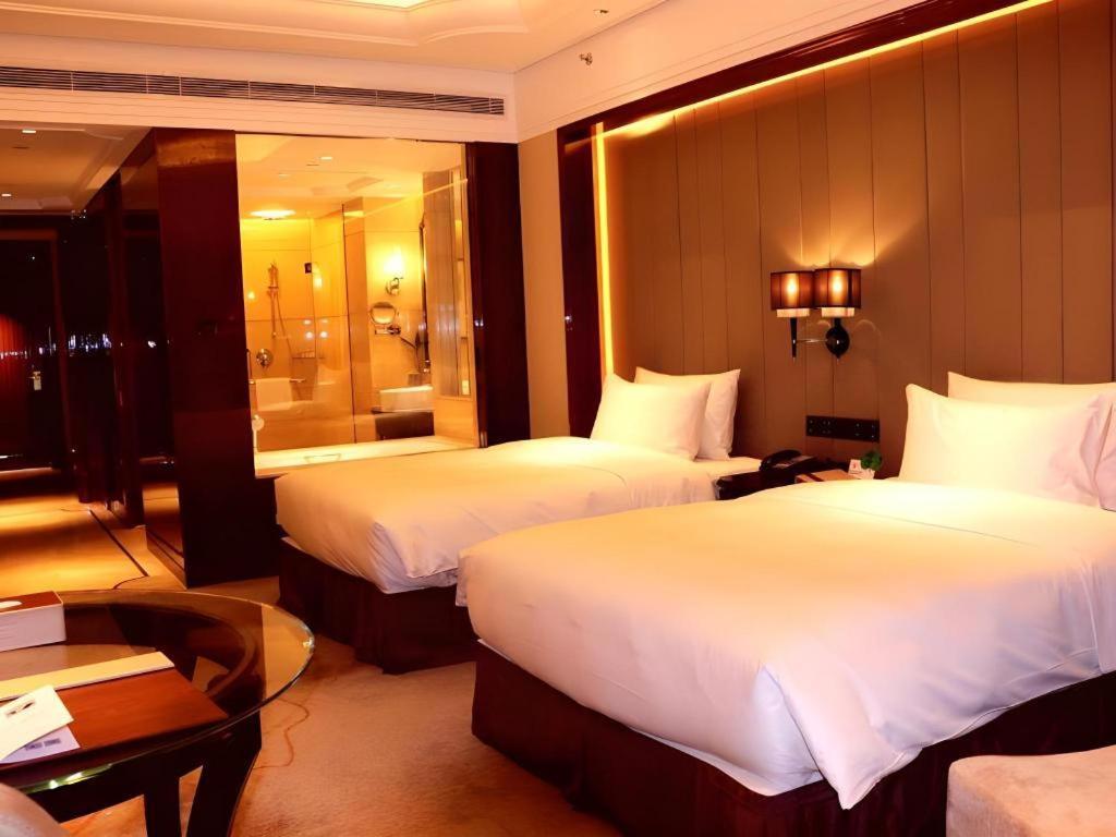 Отель Wyndham Grand Plaza Royale Xianglin Shaoyang Экстерьер фото