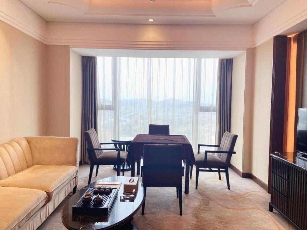Отель Wyndham Grand Plaza Royale Xianglin Shaoyang Экстерьер фото