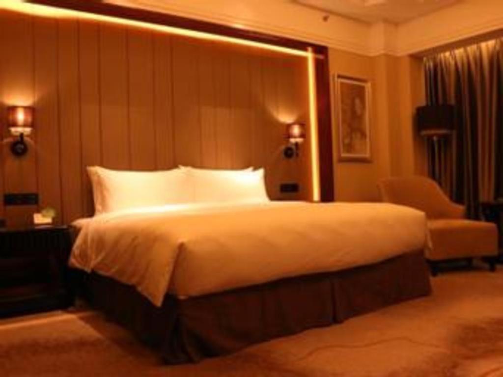 Отель Wyndham Grand Plaza Royale Xianglin Shaoyang Экстерьер фото