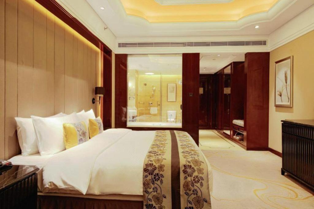 Отель Wyndham Grand Plaza Royale Xianglin Shaoyang Экстерьер фото