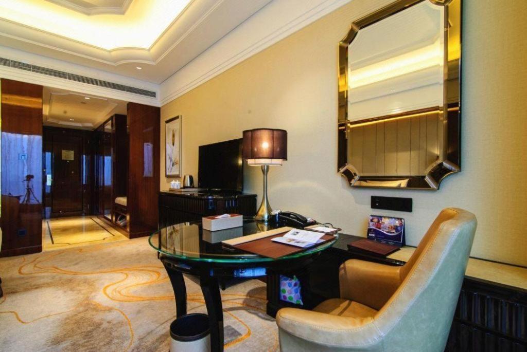 Отель Wyndham Grand Plaza Royale Xianglin Shaoyang Экстерьер фото