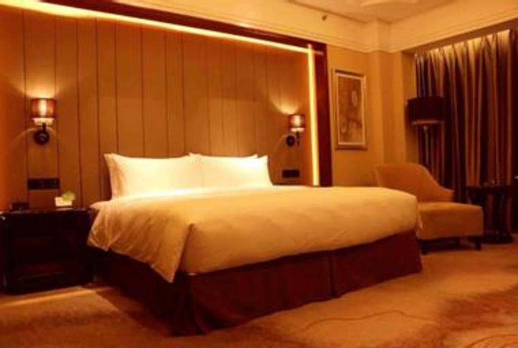 Отель Wyndham Grand Plaza Royale Xianglin Shaoyang Экстерьер фото
