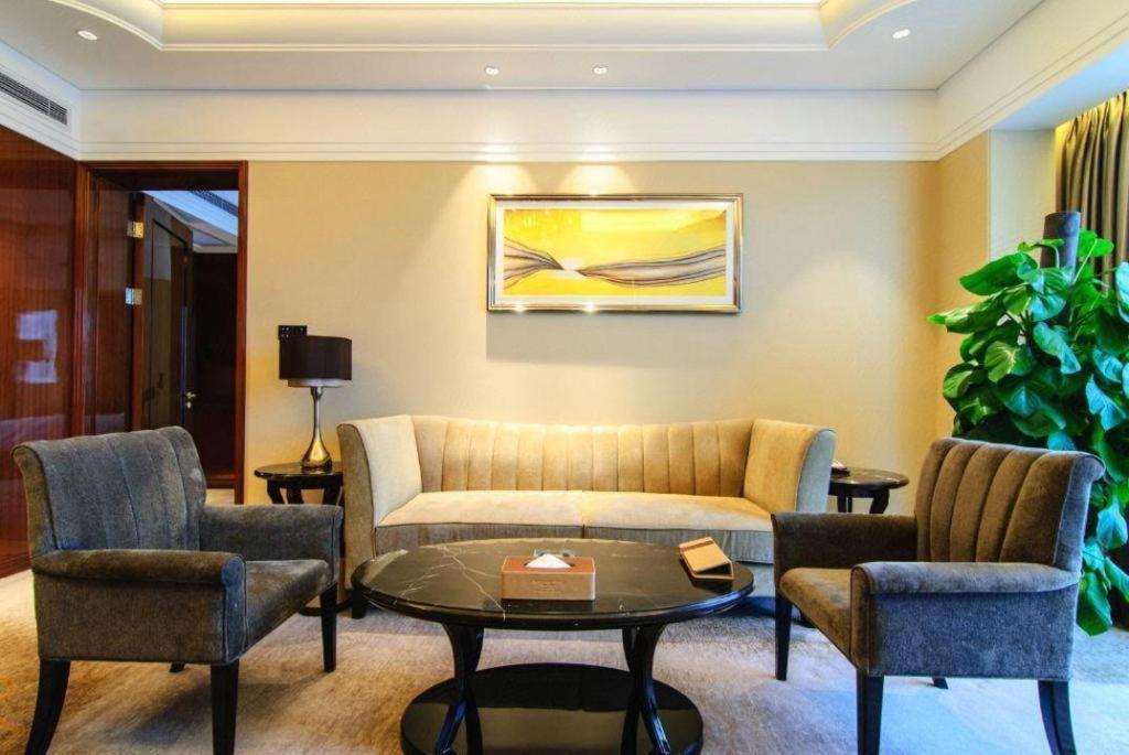 Отель Wyndham Grand Plaza Royale Xianglin Shaoyang Экстерьер фото