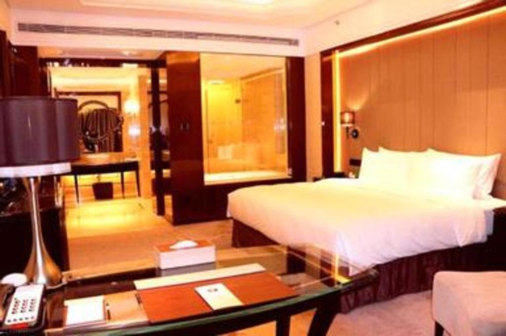 Отель Wyndham Grand Plaza Royale Xianglin Shaoyang Экстерьер фото