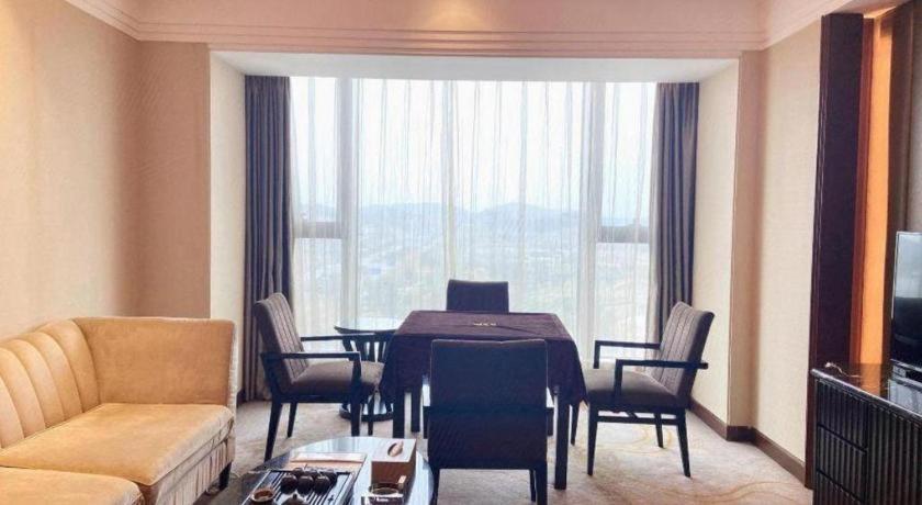 Отель Wyndham Grand Plaza Royale Xianglin Shaoyang Экстерьер фото