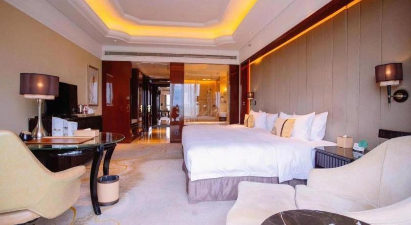 Отель Wyndham Grand Plaza Royale Xianglin Shaoyang Экстерьер фото