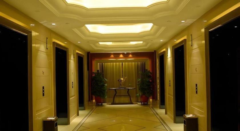 Отель Wyndham Grand Plaza Royale Xianglin Shaoyang Экстерьер фото