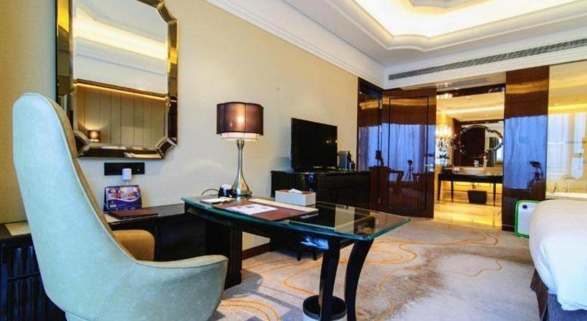Отель Wyndham Grand Plaza Royale Xianglin Shaoyang Экстерьер фото
