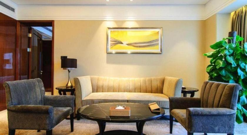 Отель Wyndham Grand Plaza Royale Xianglin Shaoyang Экстерьер фото